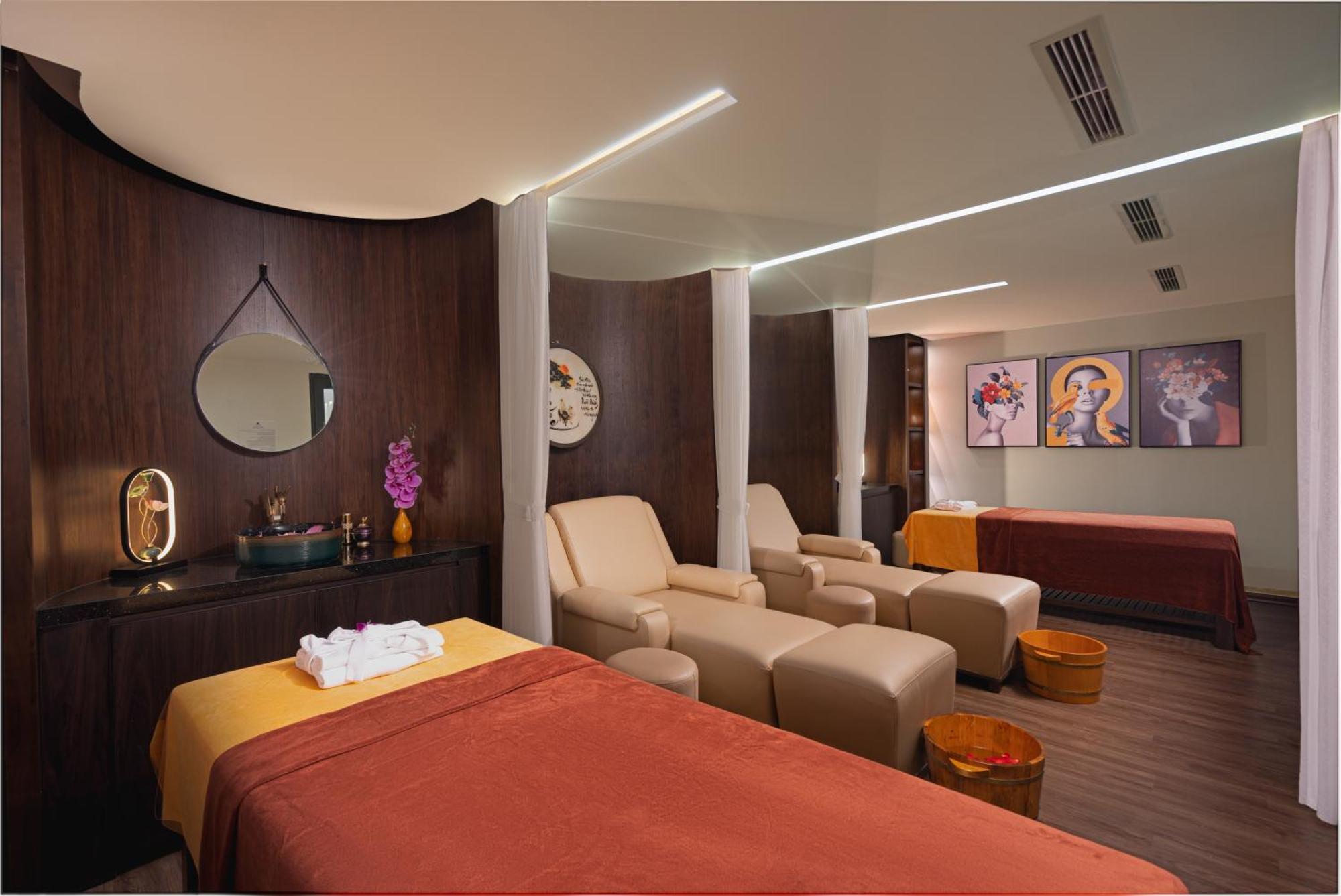 Grand Fleuve Boutique Hotel Ha Long Exterior photo